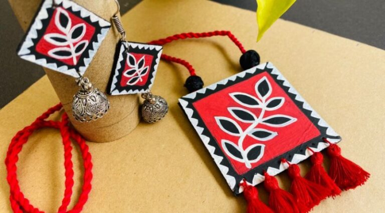 How To Make Hand Painted Canvas Jewelry In Simple Way