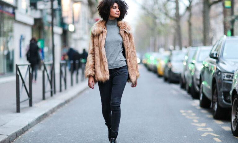 How To Wear Skinny Jeans If You Are A Petit Girl: 10 Practical Tips
